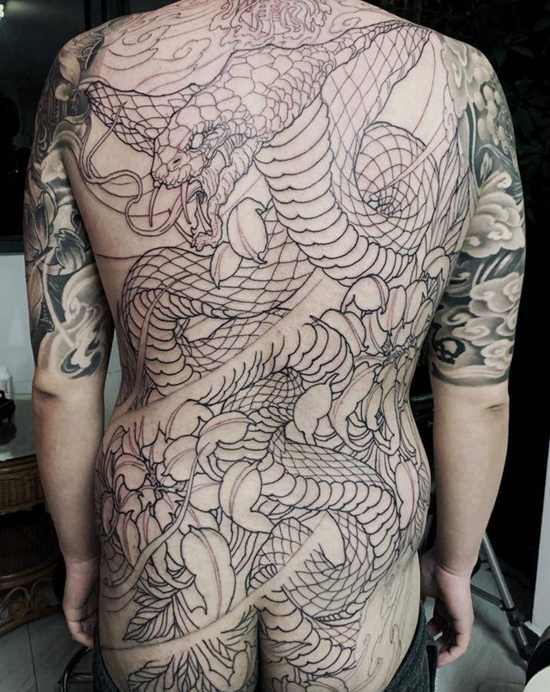 背部传统纹身图片_背部新传统纹身图案