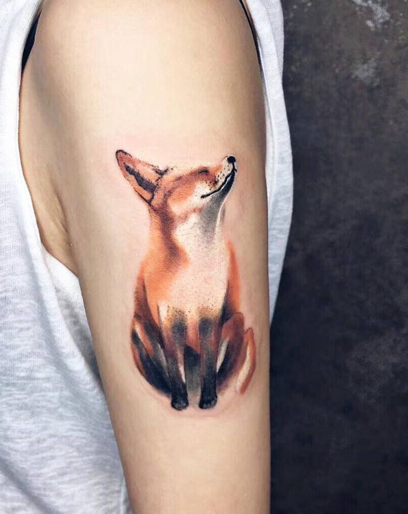 狐狸纹身图片_手臂纹身图案