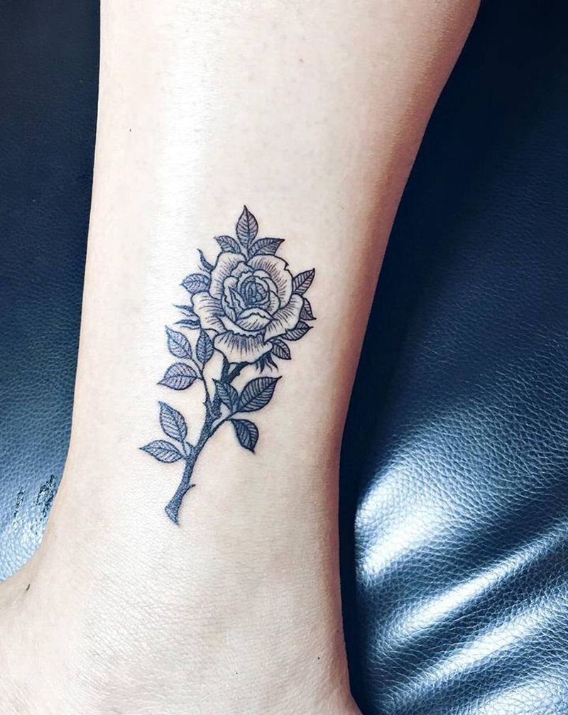 脚踝玫瑰花纹身图片_腿部脚部纹身图案