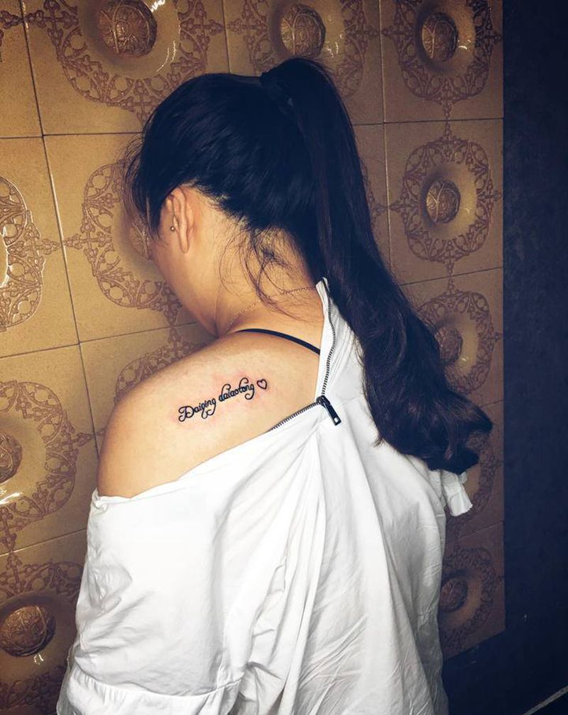 肩膀—小英文纹身图片_肩部纹身图案