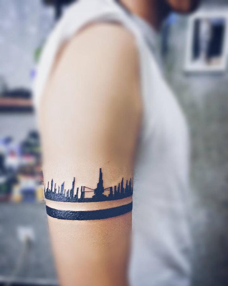 城市剪影臂环纹身图片_手臂纹身图案