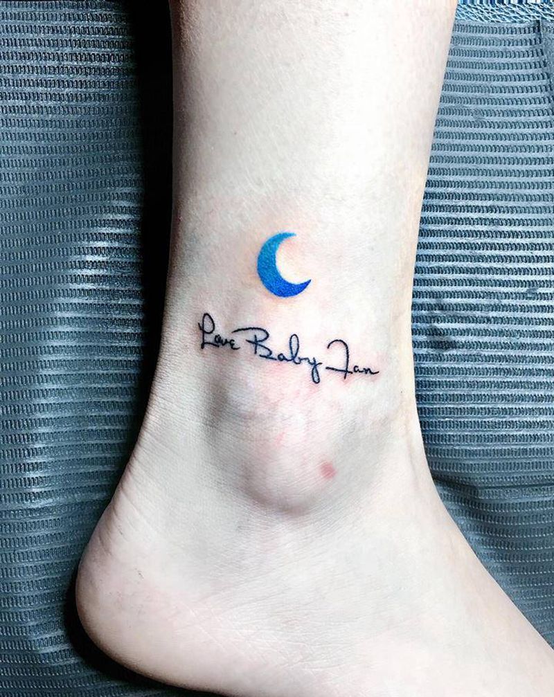 彩色清新小英文纹身图片_脚部腿部纹身图案