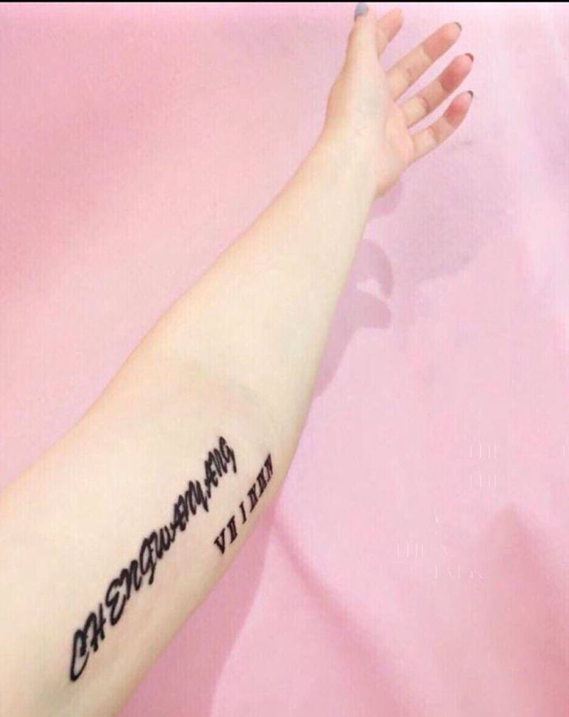 英文名字&罗马数字日期纹身图片_手臂纹身图案