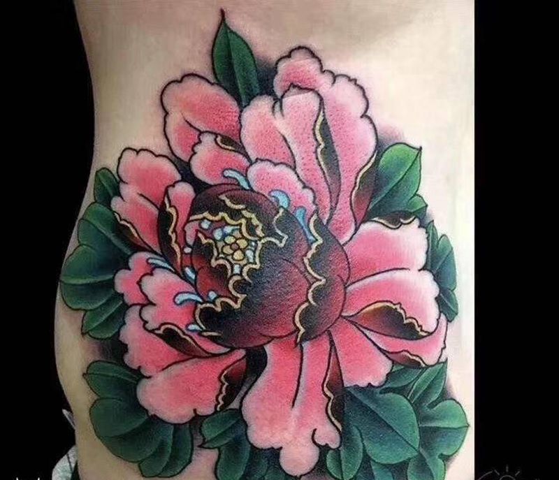 个性十足纹身图片_背部胸部纹身图案