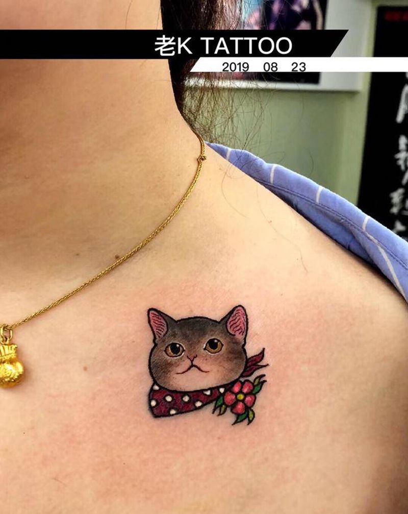 猫咪遮盖纹身图片_颈部胸部纹身图案
