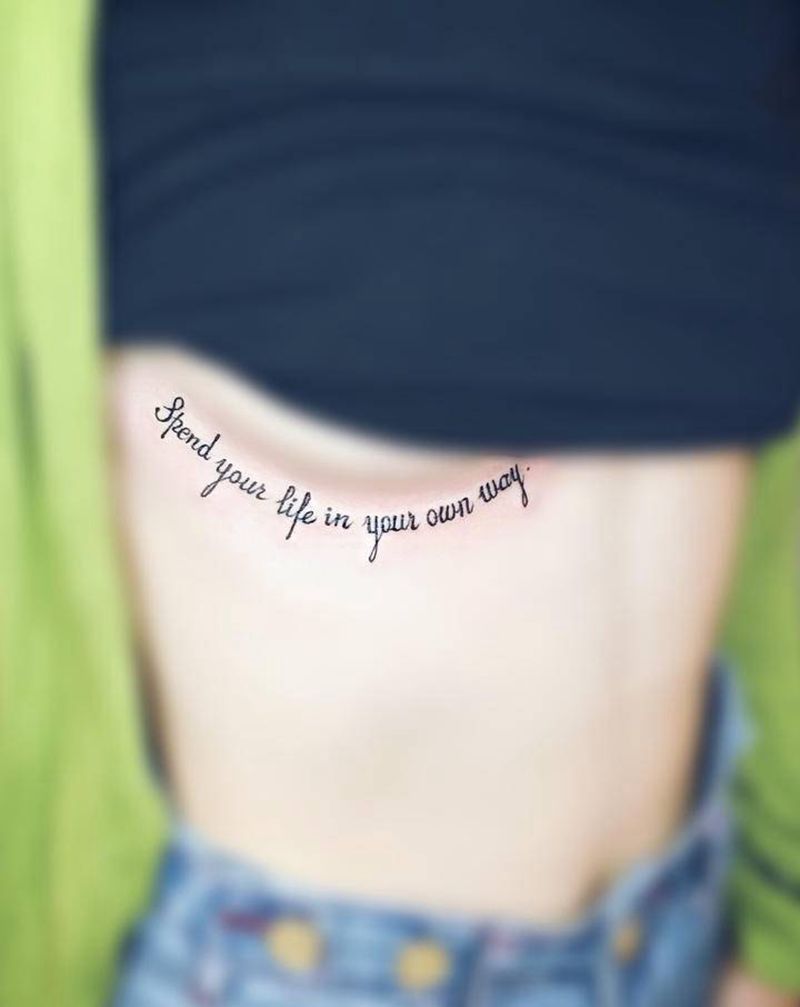 用自己喜欢的方式过一生纹身图片_胸部纹身图案