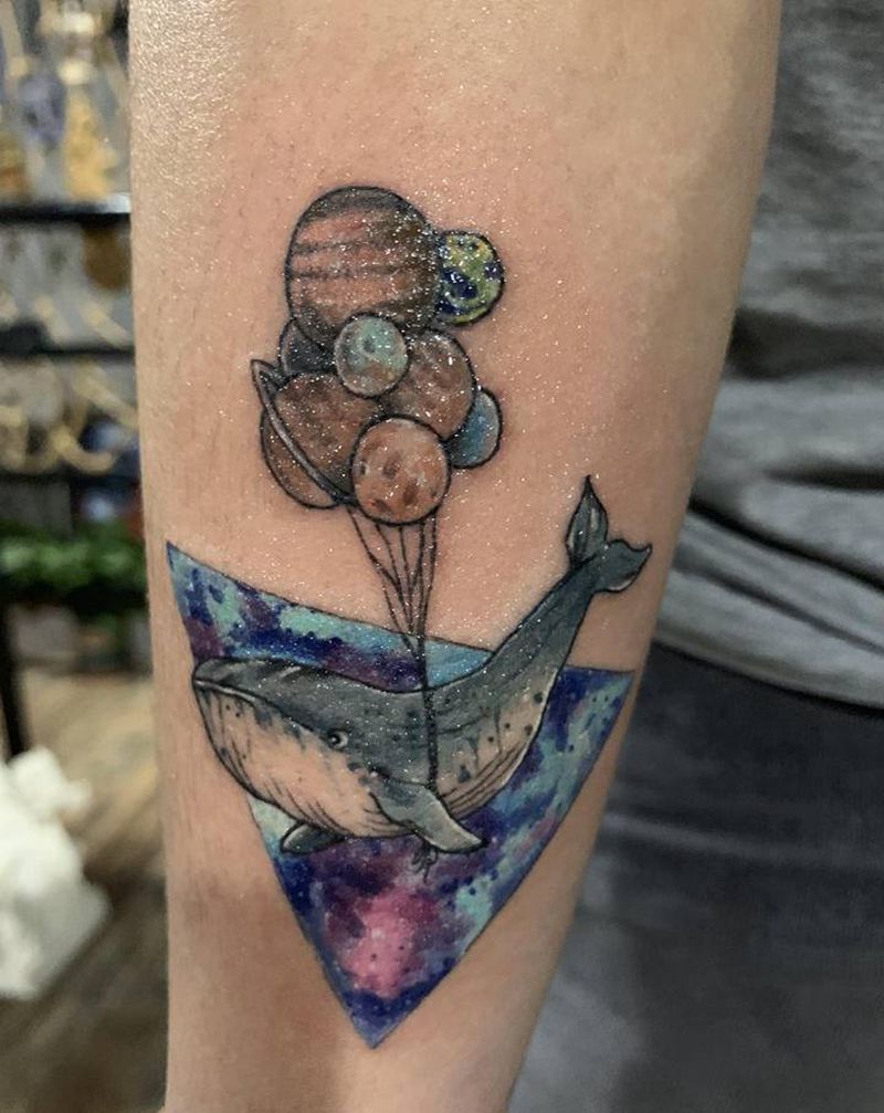 星空星球鲸鱼纹身图片_手臂水彩纹身图案