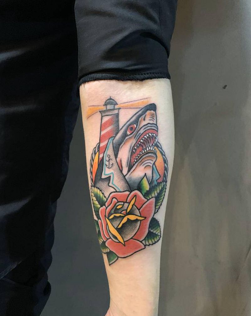 鲨鱼纹身图片_手臂Old School纹身图案