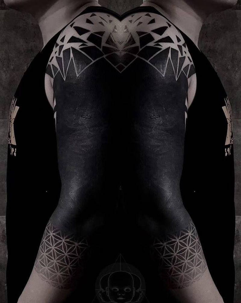 几何黑臂纹身图片_手臂图腾几何纹身图案