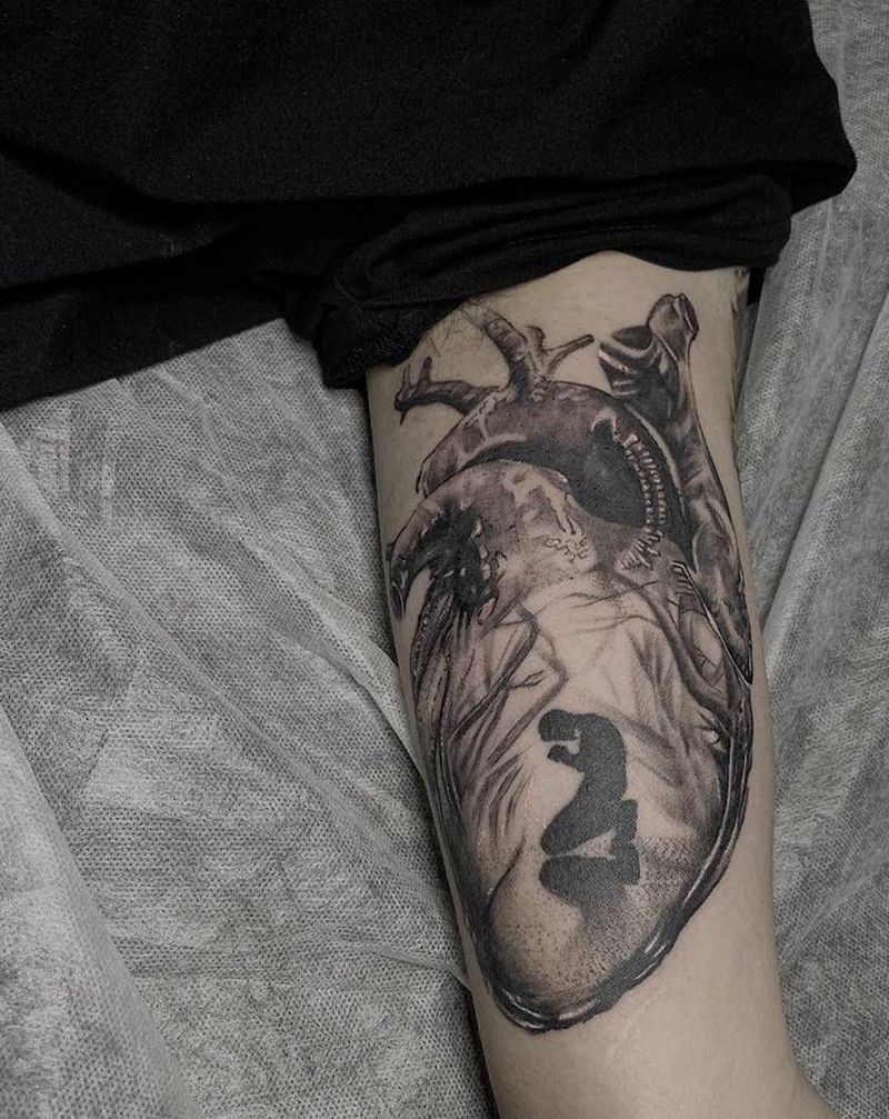 心脏纹身纹身图片_手臂欧美写实纹身图案