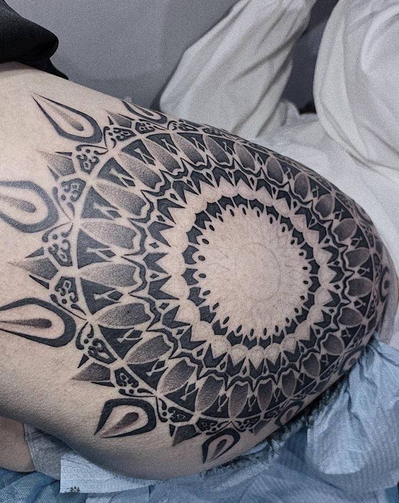 mandala点刺纹身图片_臀部点刺纹身图案