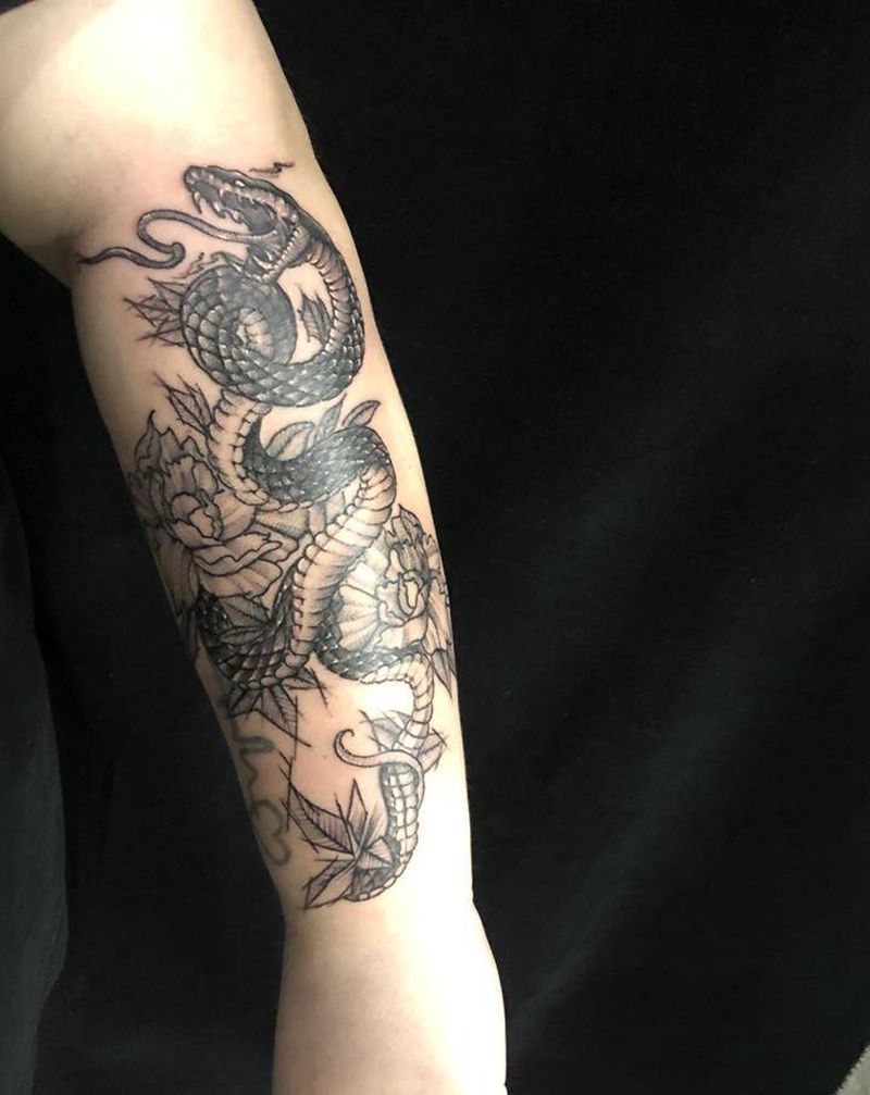 小臂蛇纹身图片_手臂New School新传统纹身图案