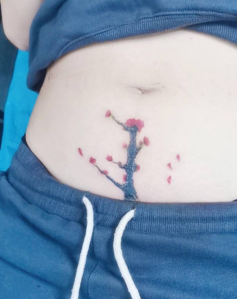 梅花纹身图片_腹部新传统老传统纹身图案