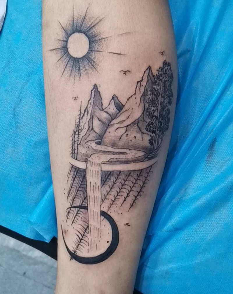 山纹身图片_腿部几何点刺纹身图案