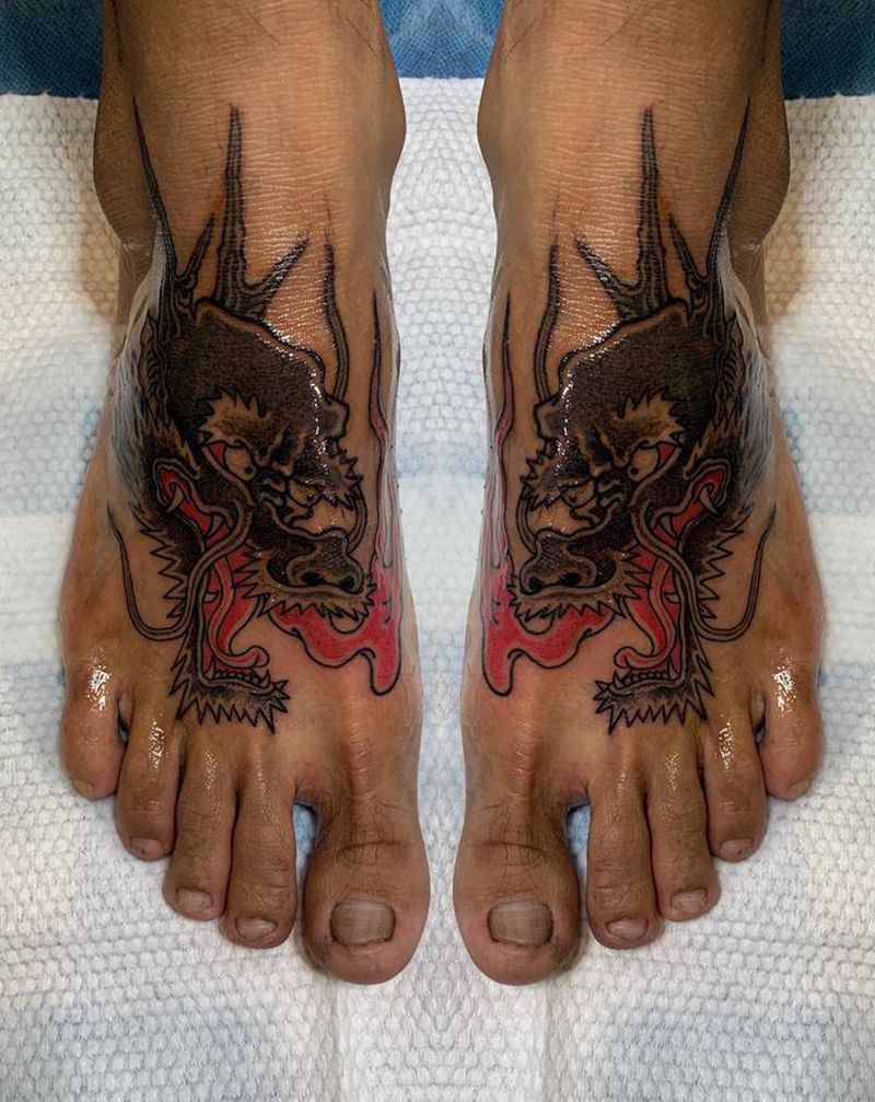 jio背小龙纹身图片_脚部老传统纹身图案