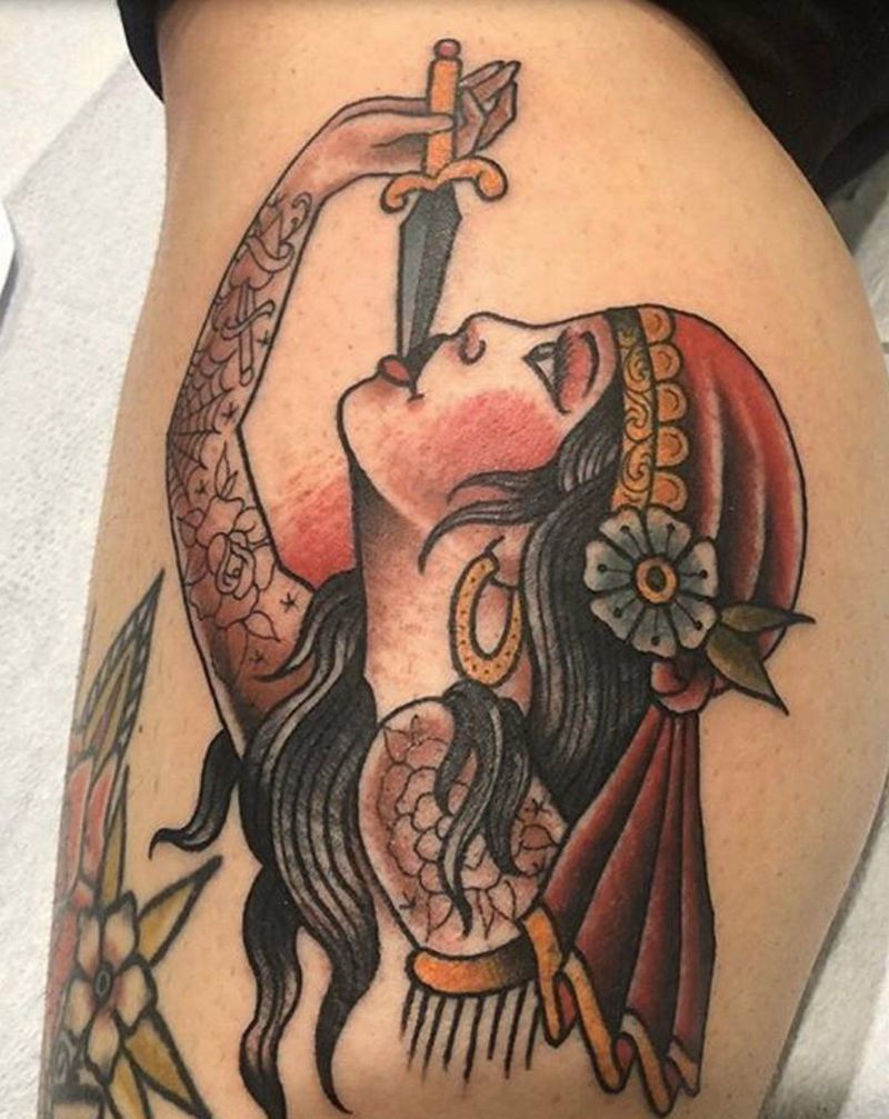 old school女郎纹身图片_腿部手臂Old School女郎纹身图案