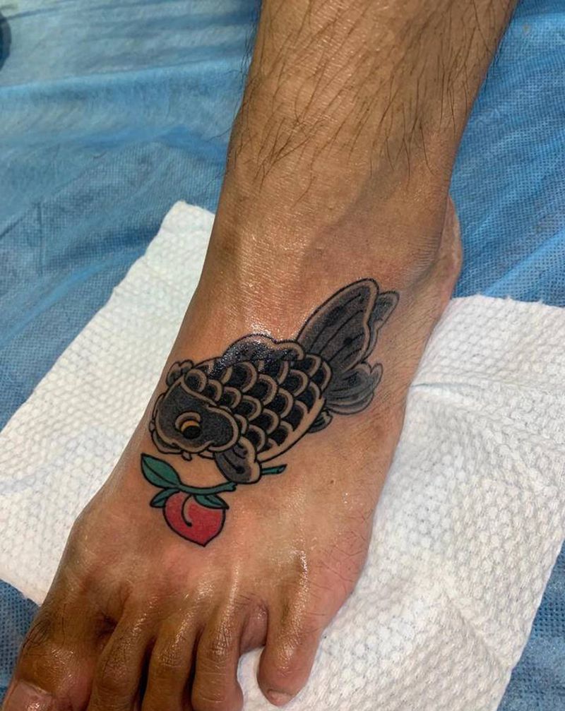 鱼纹身图片_脚部老传统纹身图案