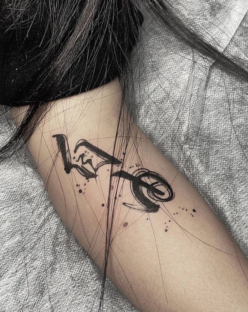 书法：自由纹身图片_手臂水墨文字书法自由纹身图案