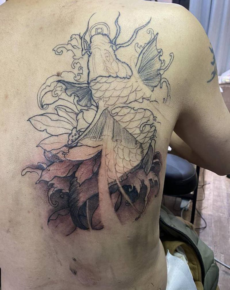 富贵鲤鱼纹身图片_新传统纹身图案