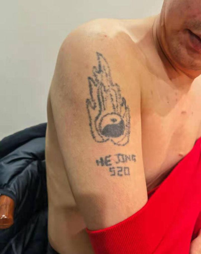 鲤鱼遮盖纹身图片_手臂新传统鲤鱼纹身图案