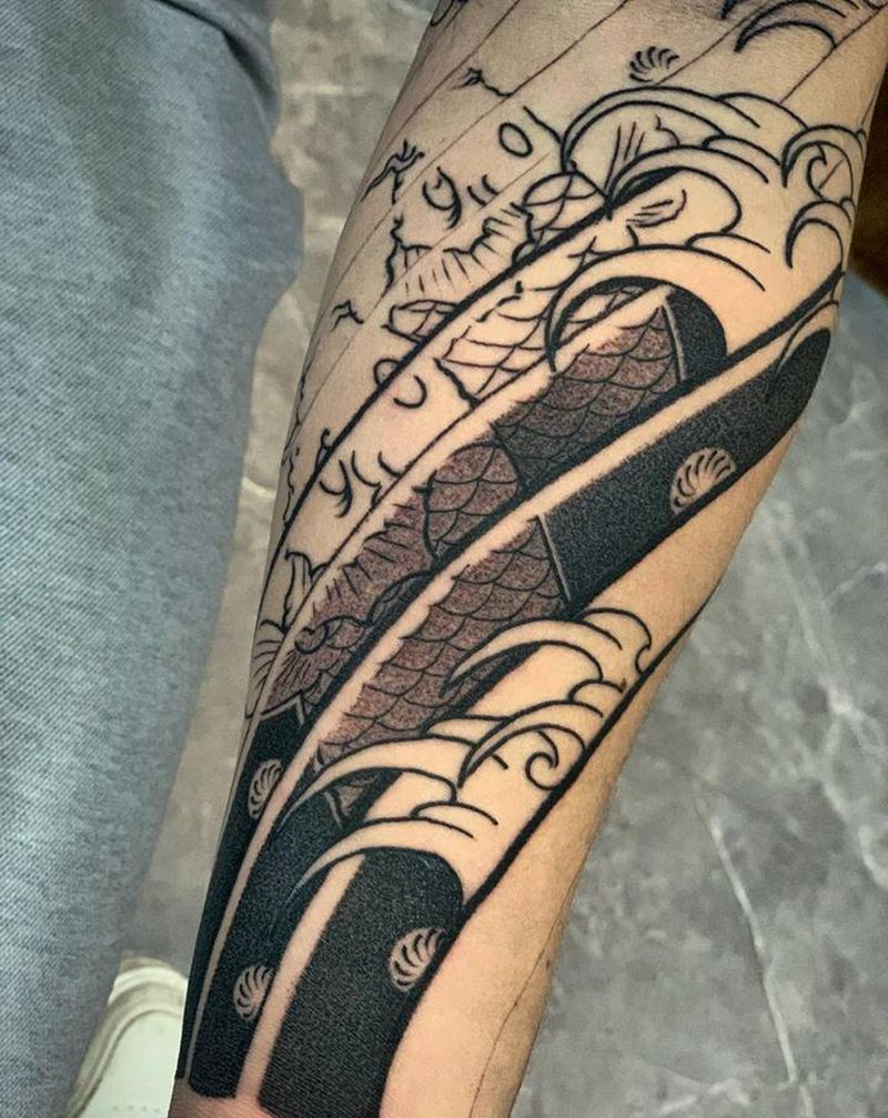 鲫鱼纹身图片_手臂手部老传统点刺纹身图案