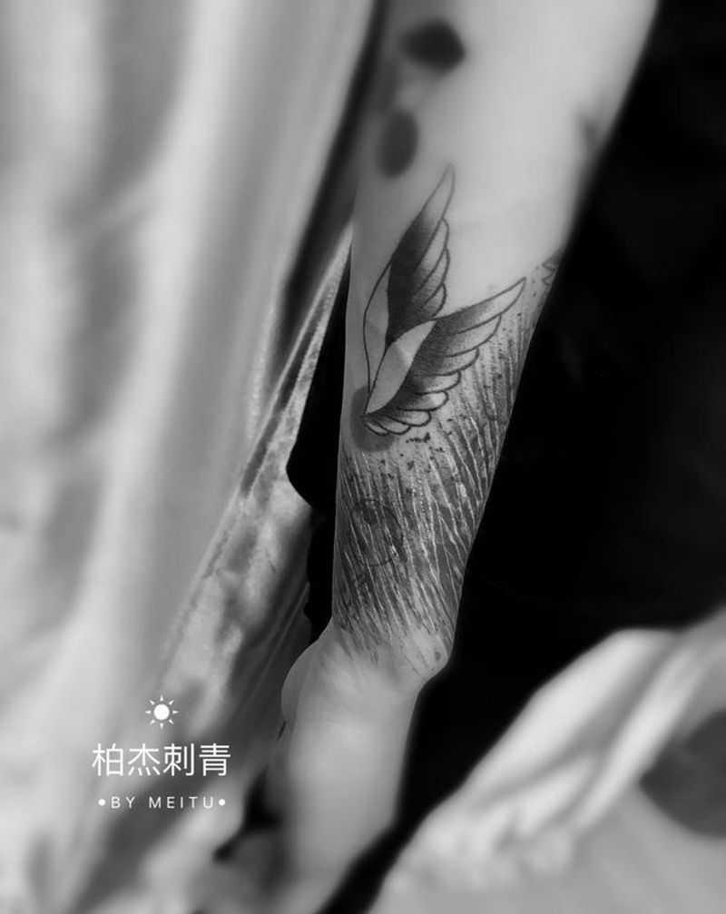 遮盖图腾纹身图片_手臂水墨欧美写实纹身图案