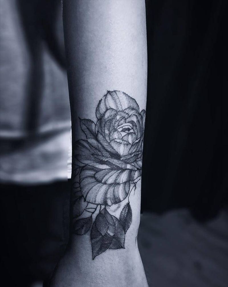 素花纹身图片_手臂线条纹身图案