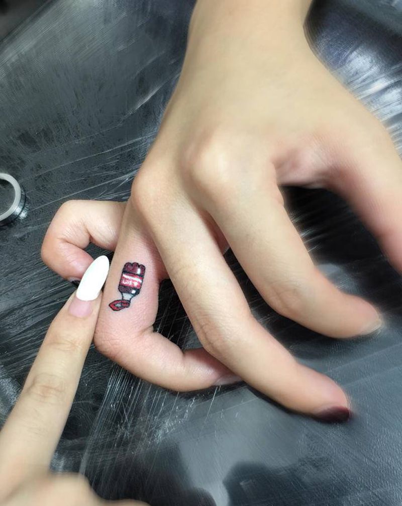 手绘小遮盖纹身图片_手部纹身图案