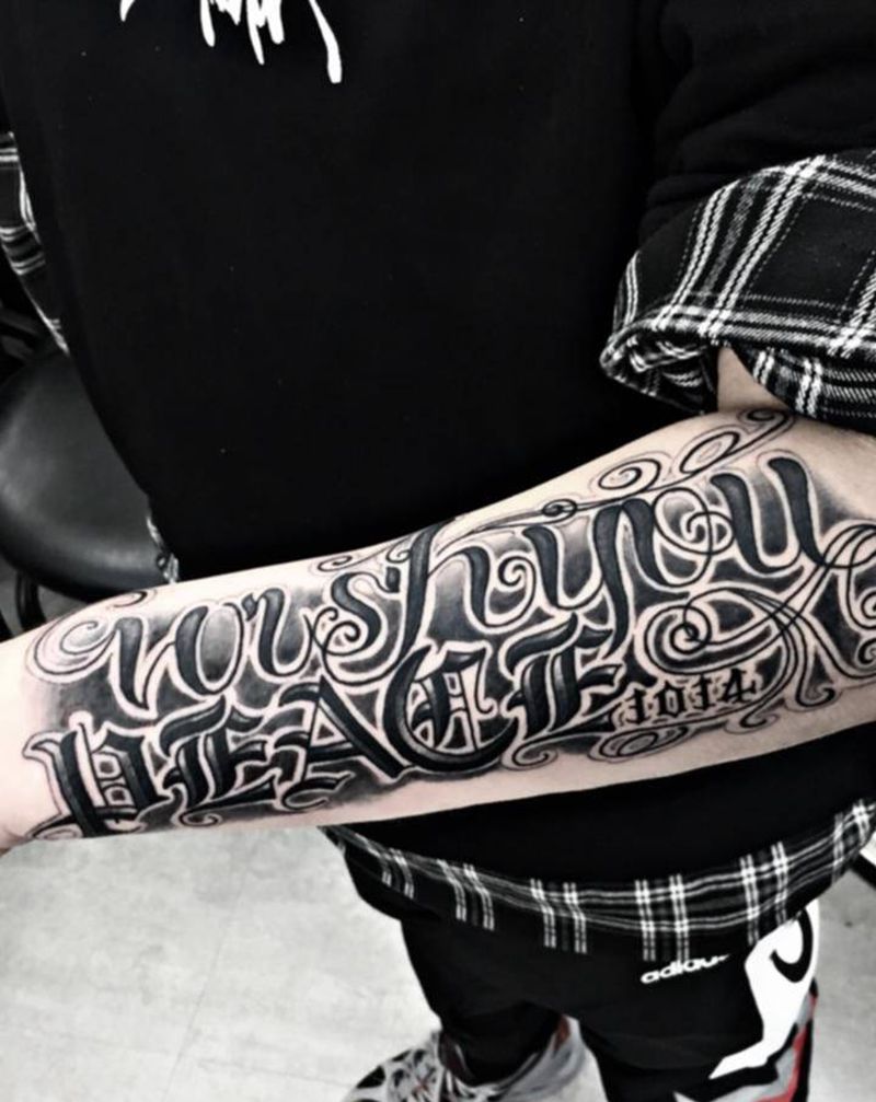 花体wishyoupeace纹身图片_手臂花体字纹身图案