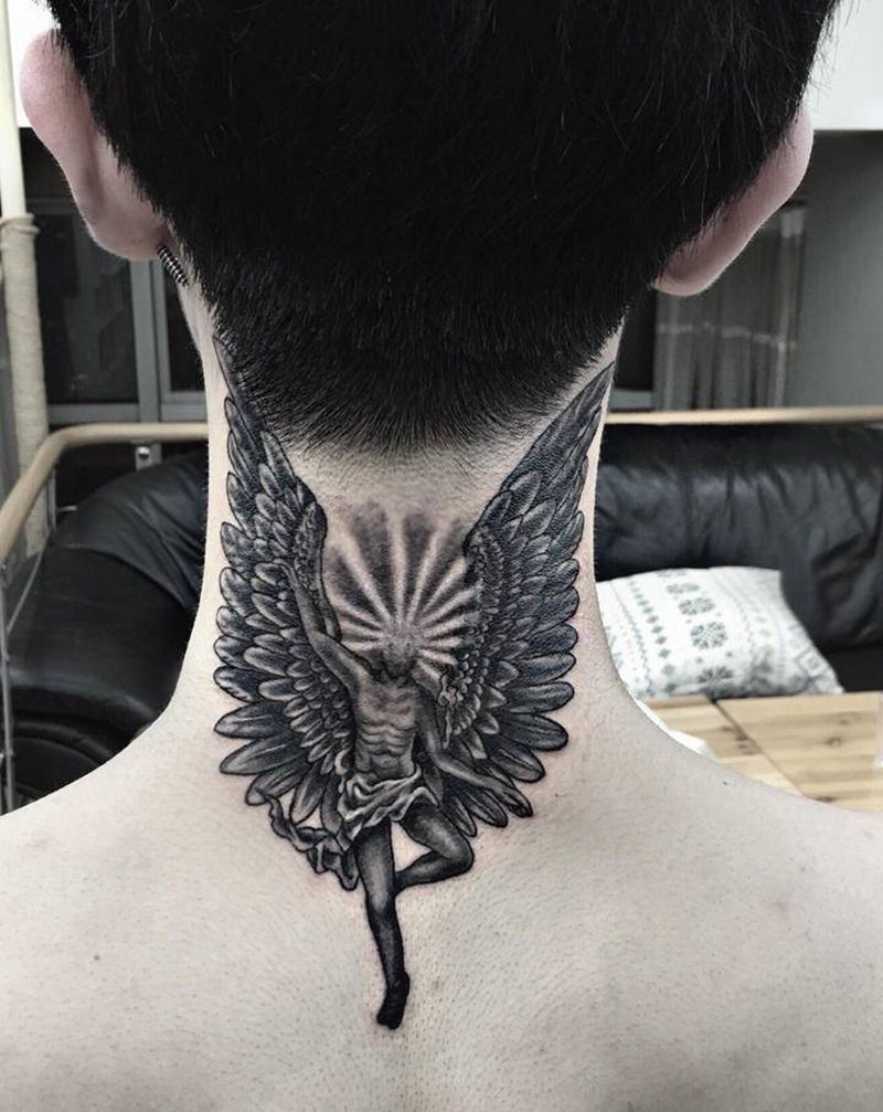 堕落天使纹身图片_颈部纹身图案