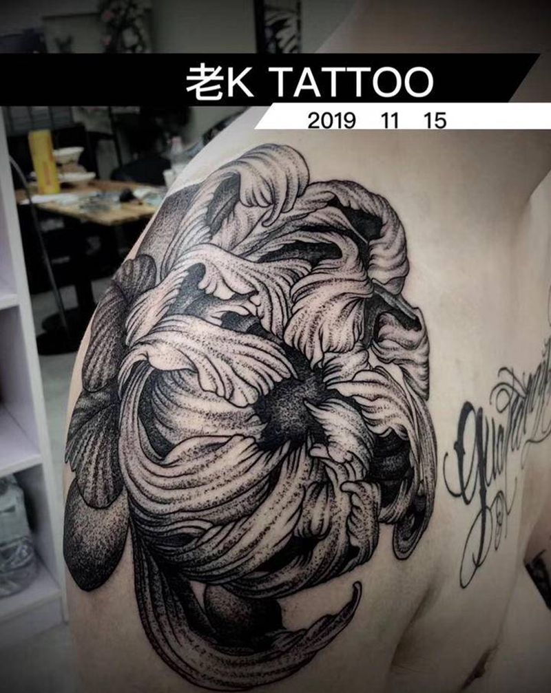 肩花纹身图片_肩部纹身图案