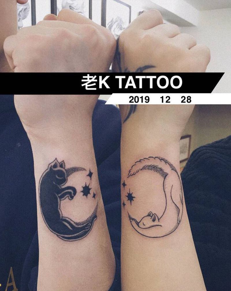 情侣猫咪纹身图片_手臂纹身图案