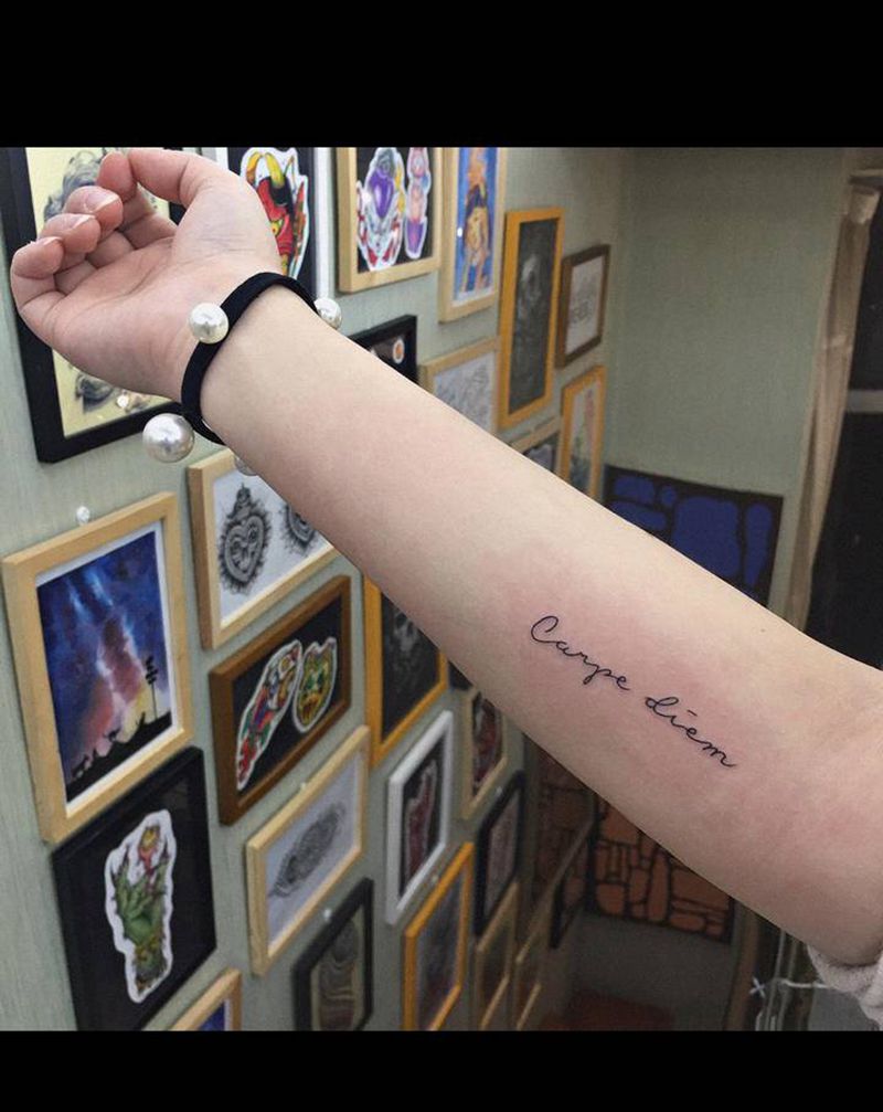 及时行乐纹身图片_手臂纹身图案