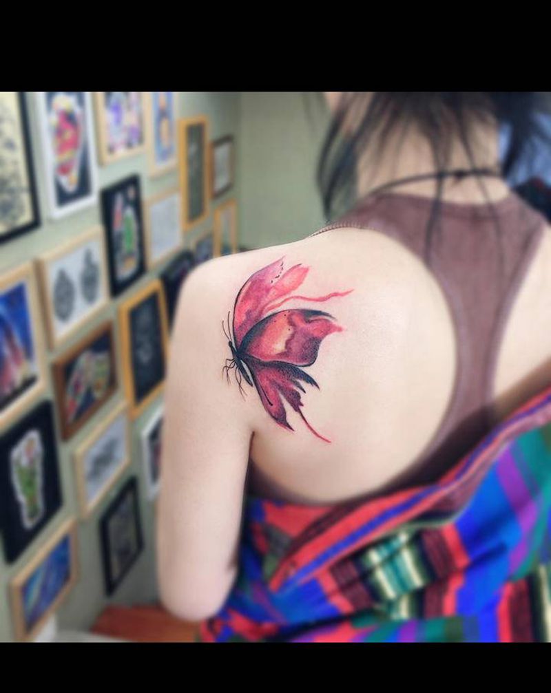 水彩蝴蝶纹身图片_肩部水彩纹身图案