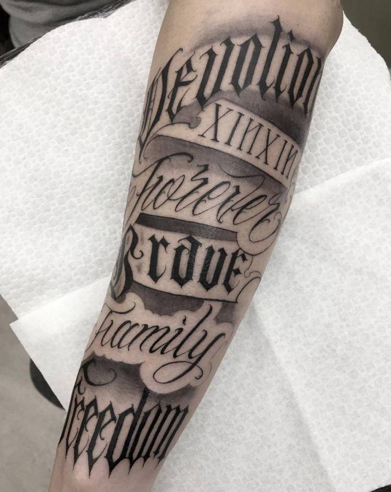 花体字纹身图片_手臂花体字纹身图案