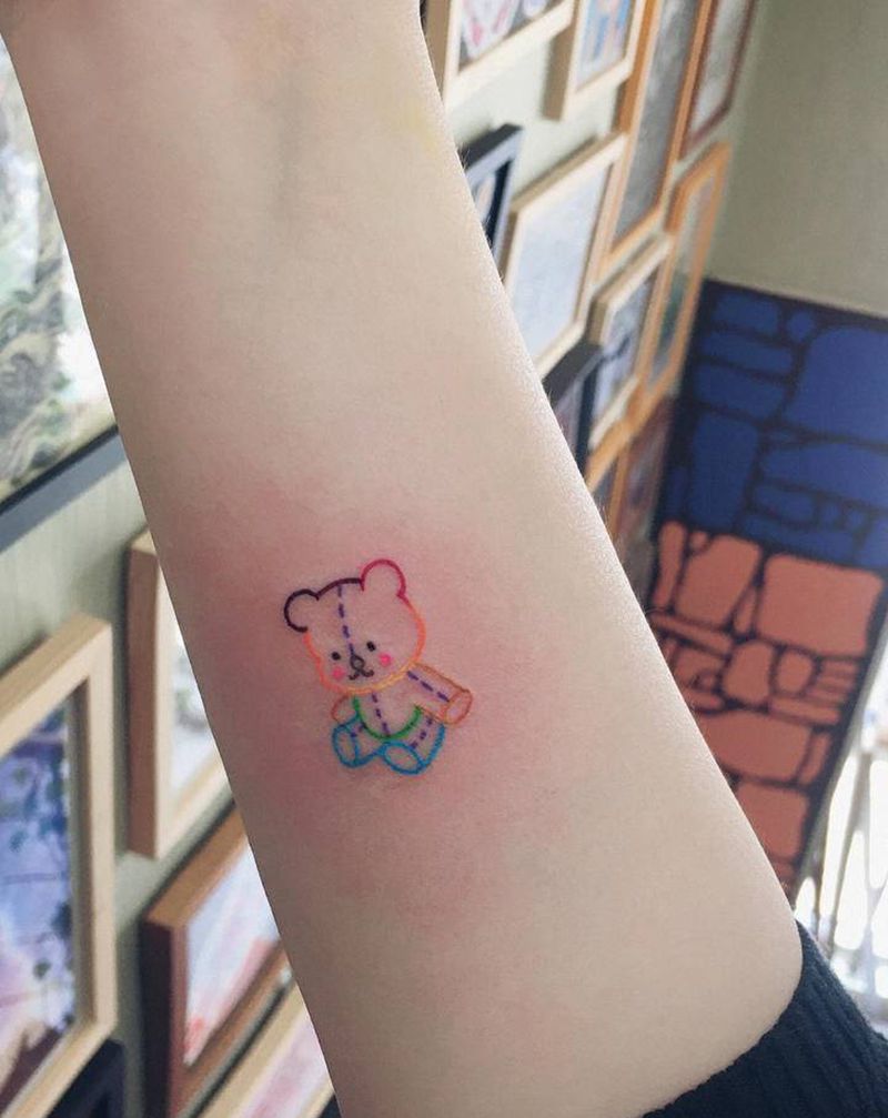 彩色小熊纹身图片_手臂纹身图案