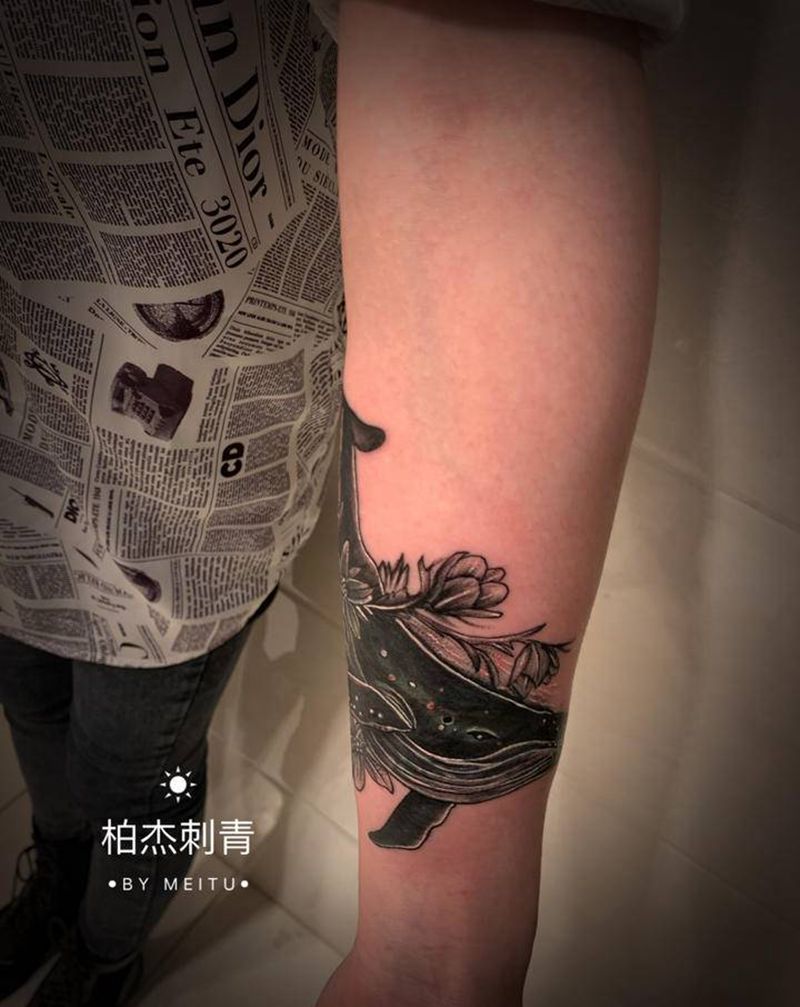 遮盖羽毛纹身图片_手臂欧美写实New School纹身图案