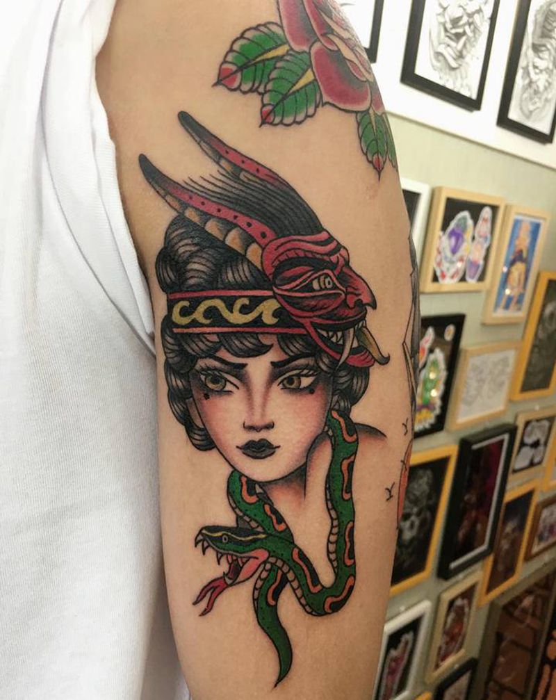 Old school女郎纹身图片_手臂Old School纹身图案