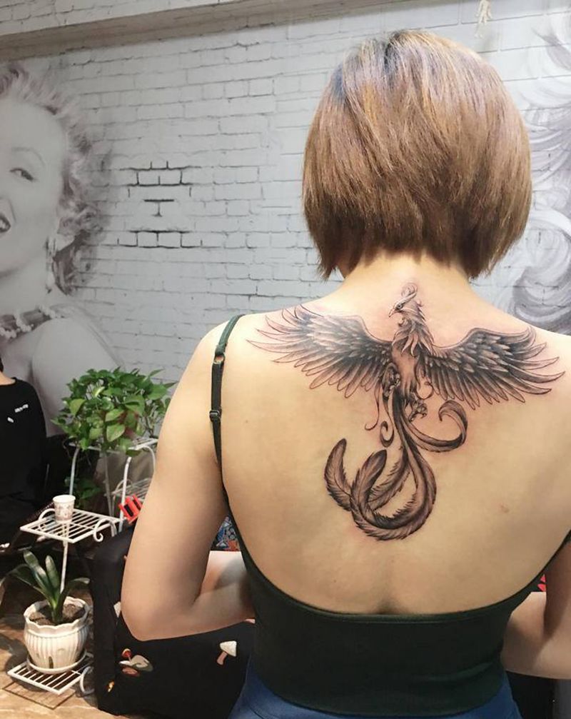 凤凰纹身图片_背部新传统纹身图案