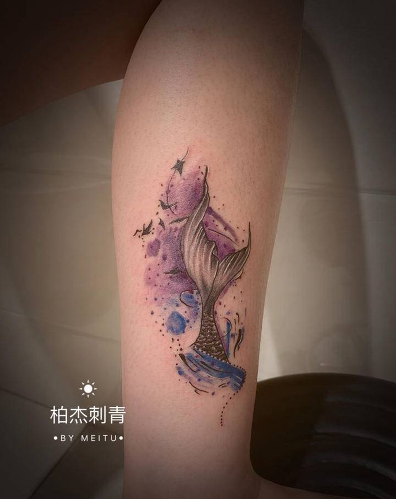 鱼尾纹身图片_腿部水彩水墨纹身图案