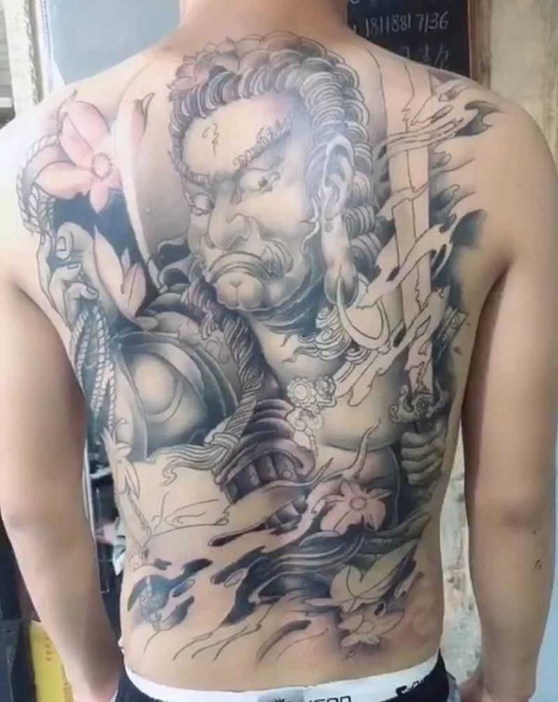 不动明王纹身图片_新传统纹身图案