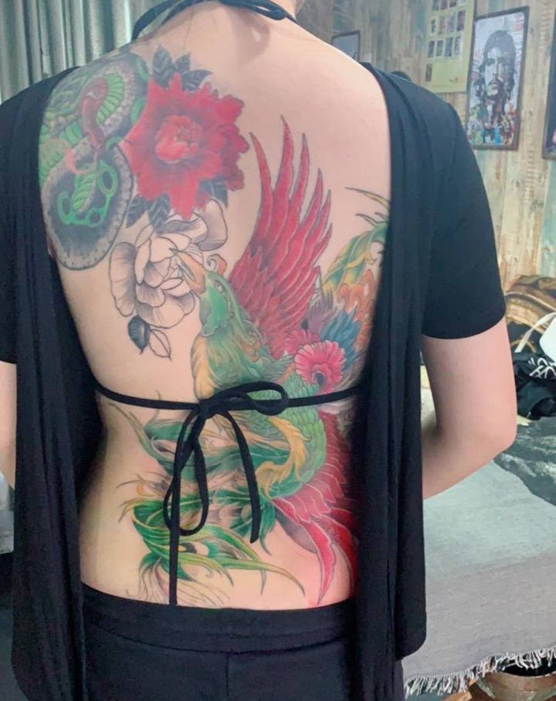 凤凰纹身图片_背部新传统纹身图案