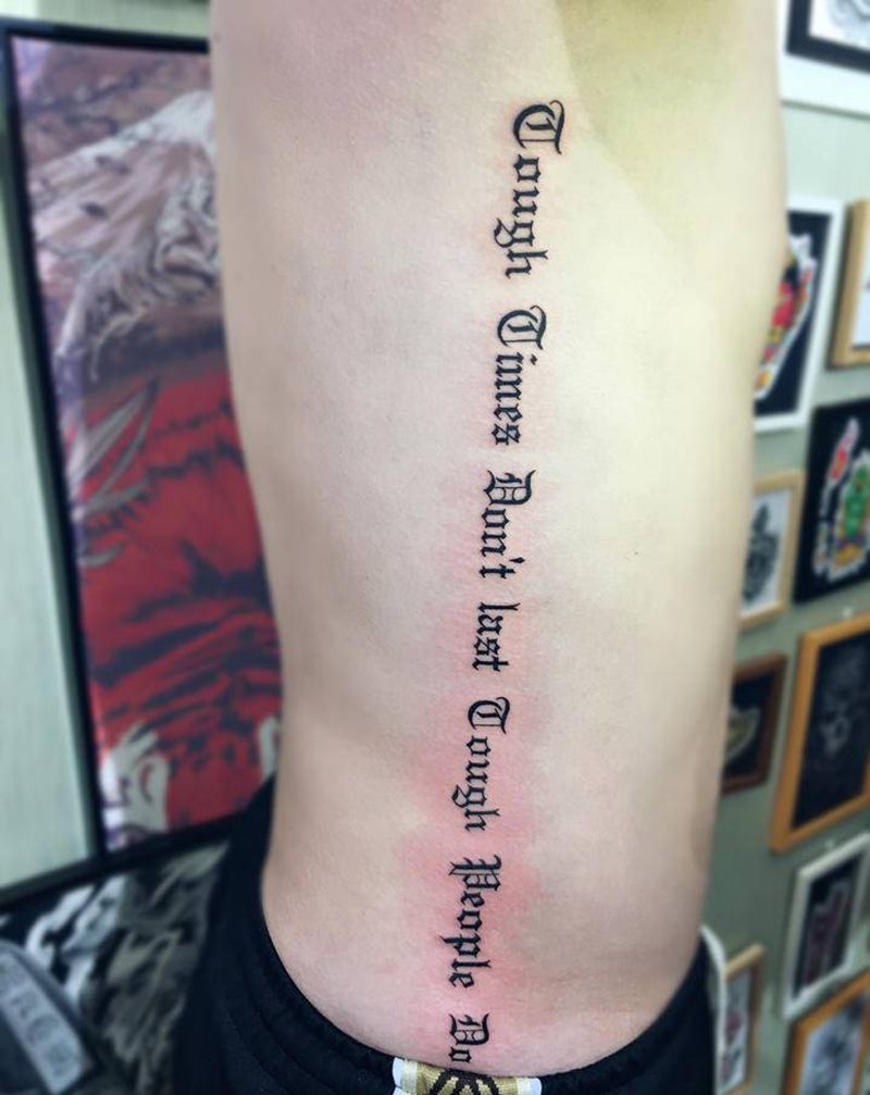 侧腰英文纹身图片_腰部纹身图案