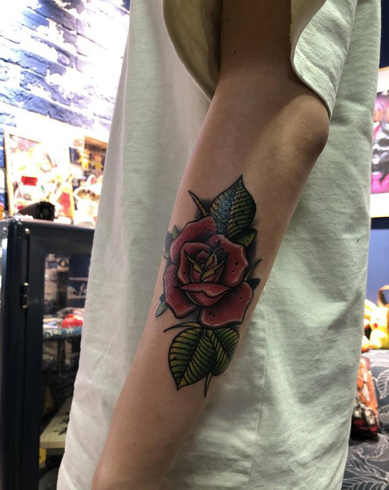 南京团藏刺青作品 school纹身图片_手臂New School水彩玫瑰花彩色school纹身图案