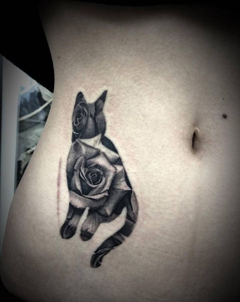 喵花纹身图片_腹部欧美写实纹身图案