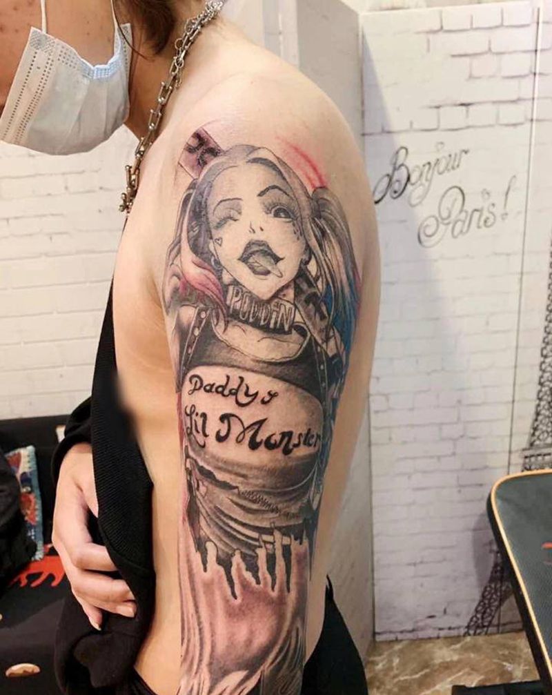 小丑女纹身图片_手臂欧美写实纹身图案