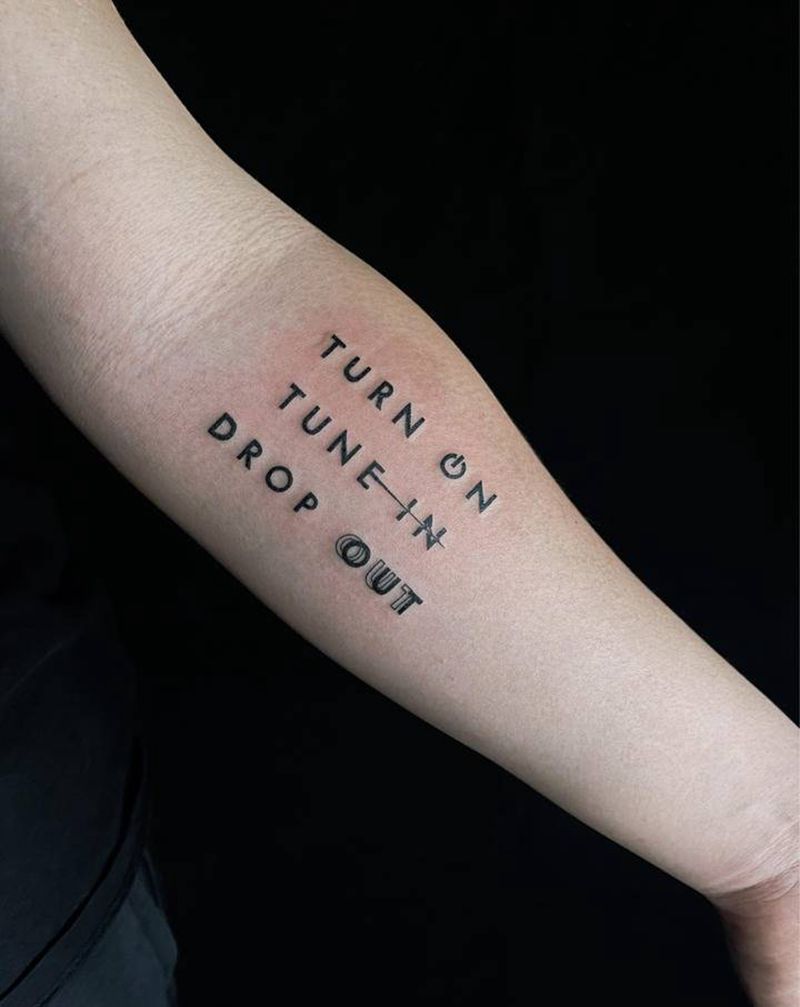 小臂英文纹身图片_手臂纹身图案