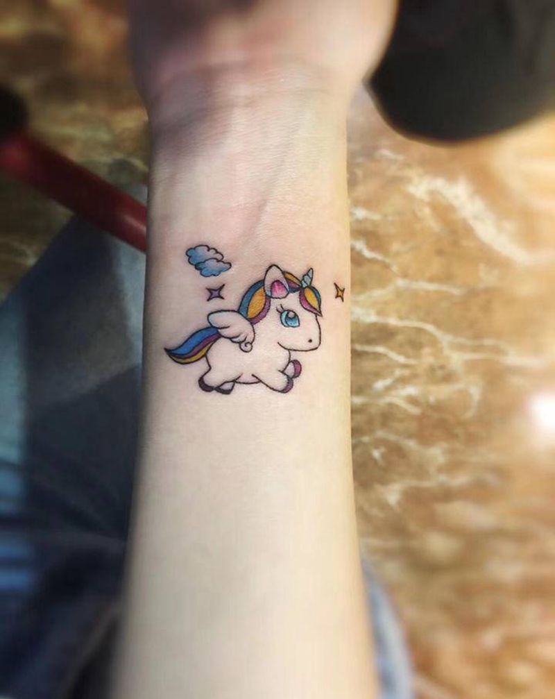 可爱独角兽纹身图片_手臂水彩纹身图案