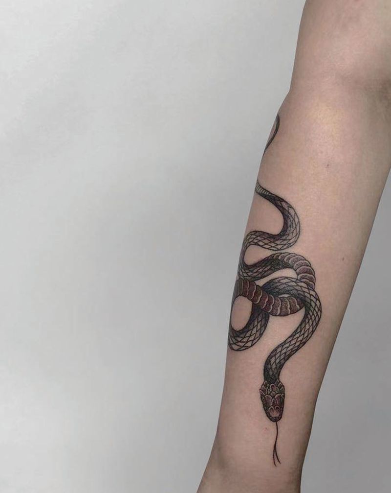 一鸣/ 2021纹身图片_手臂蛇纹身图案