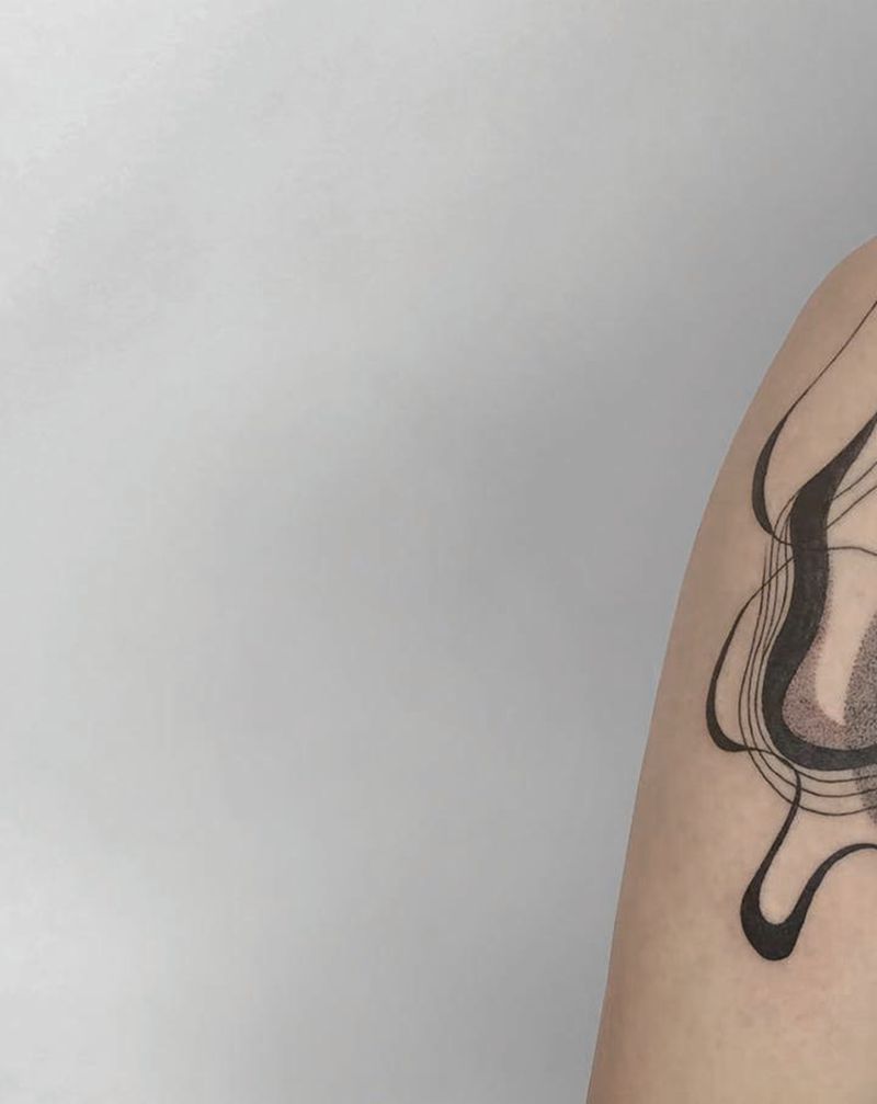 一鸣/ 2021纹身图片_手臂几何覆盖线条纹身图案